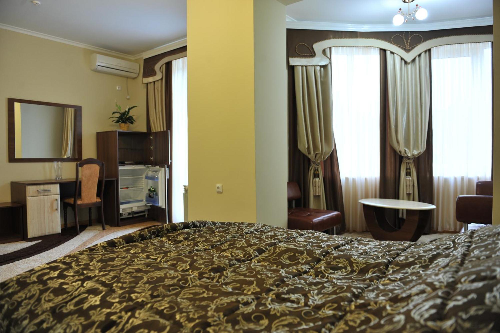 Andinna Hotel Csernyivci Kültér fotó