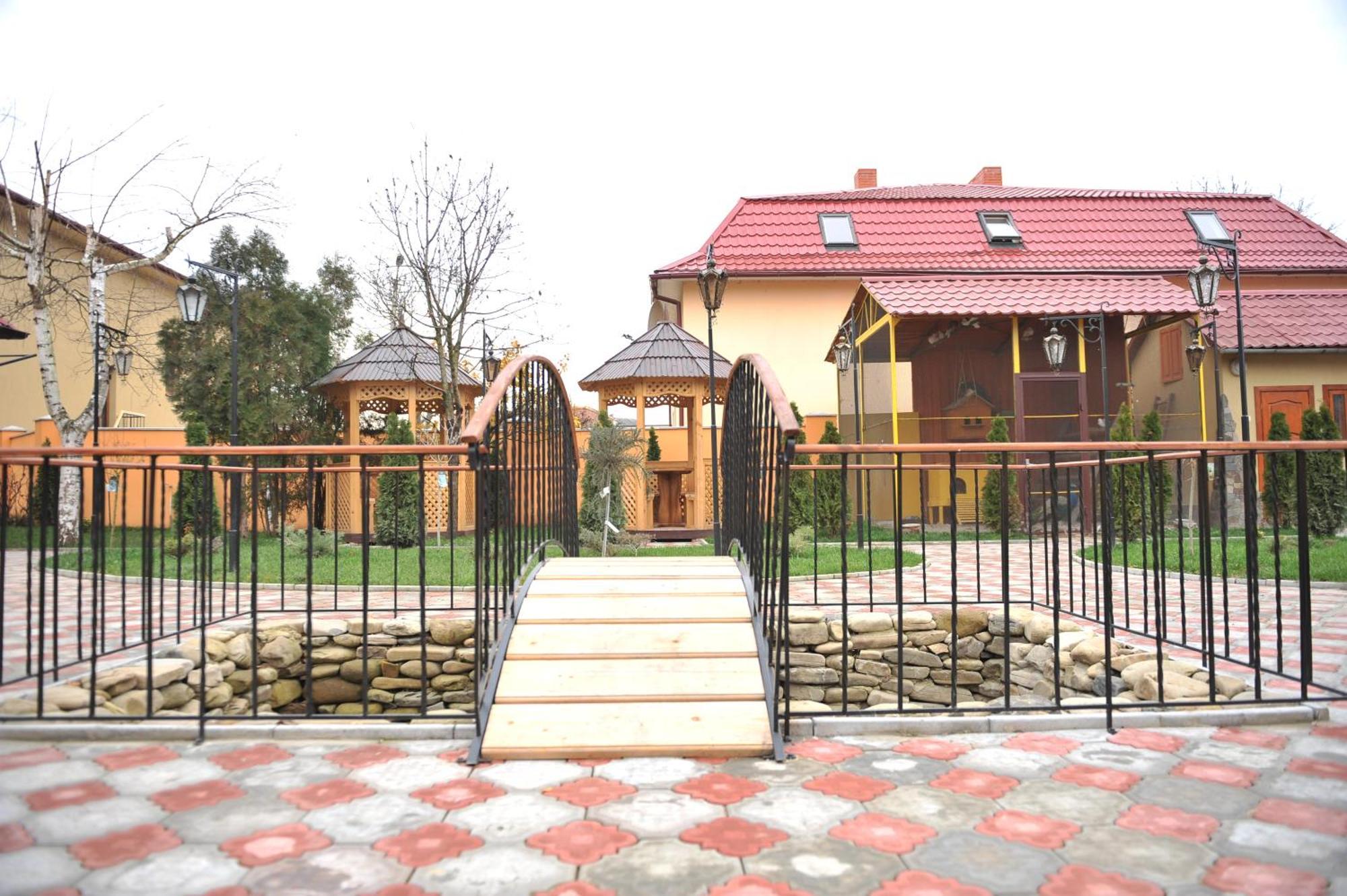 Andinna Hotel Csernyivci Kültér fotó